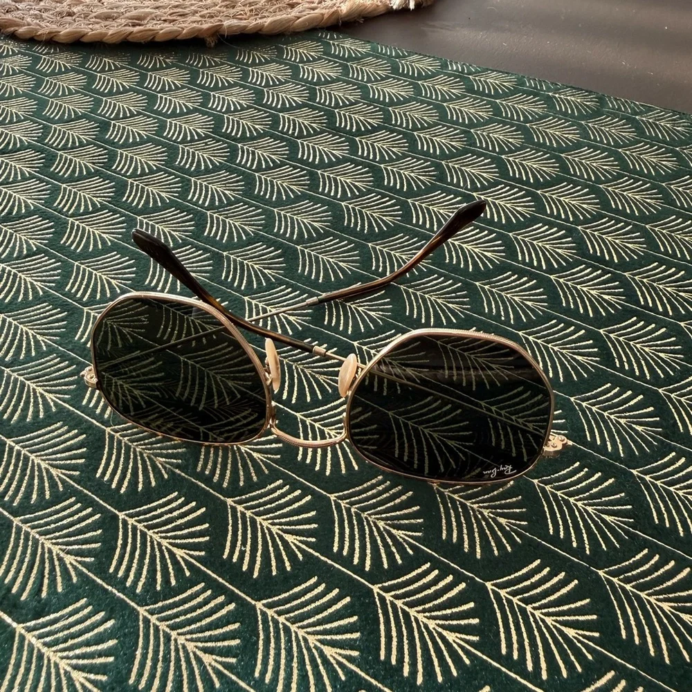 Vintage Rayban Sunglasses Timeless Sleek